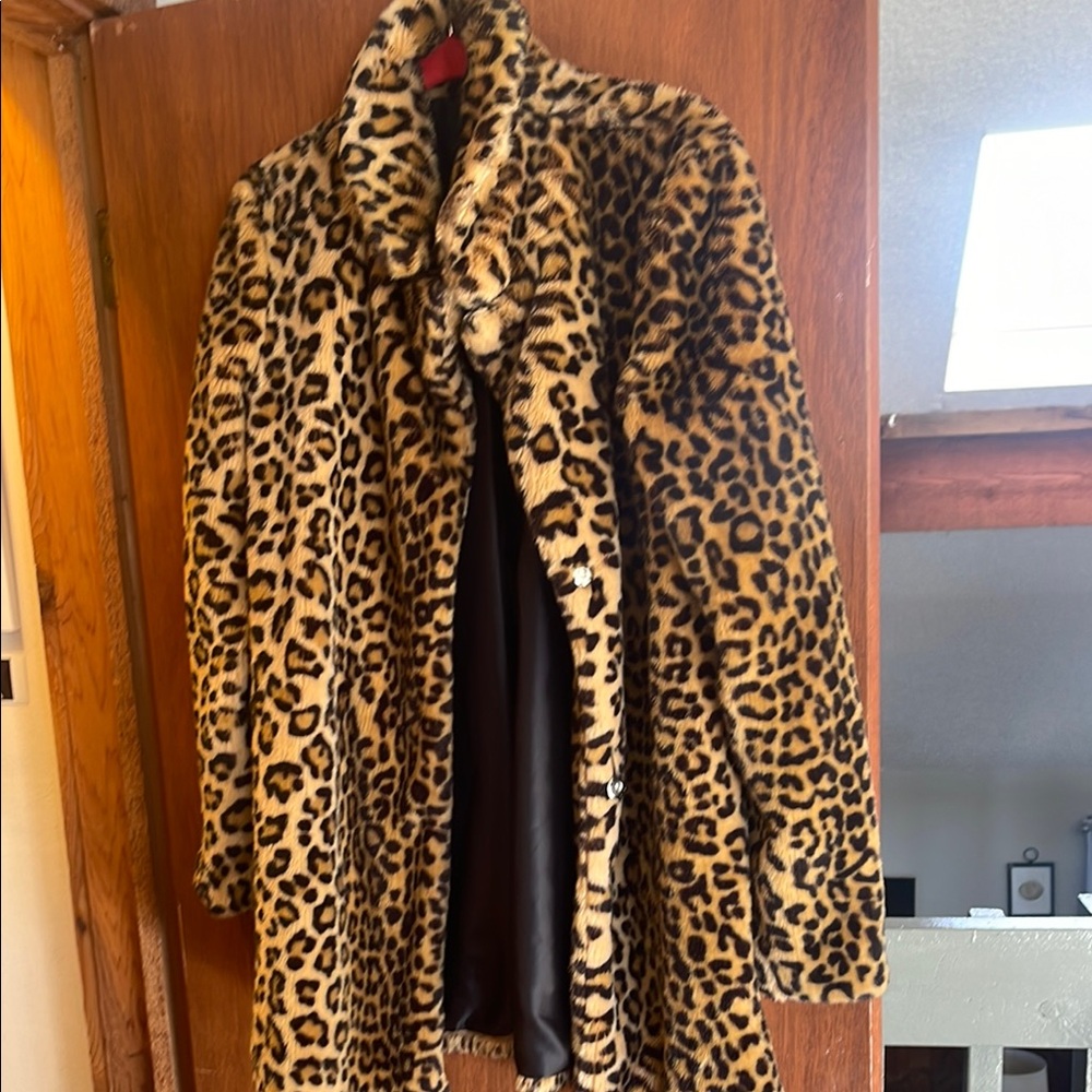 Faux fur leopard jacket